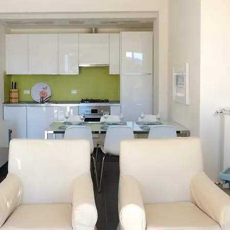 Two-bedroom In Lerici