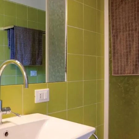Two-bedroom In Lerici Appartement